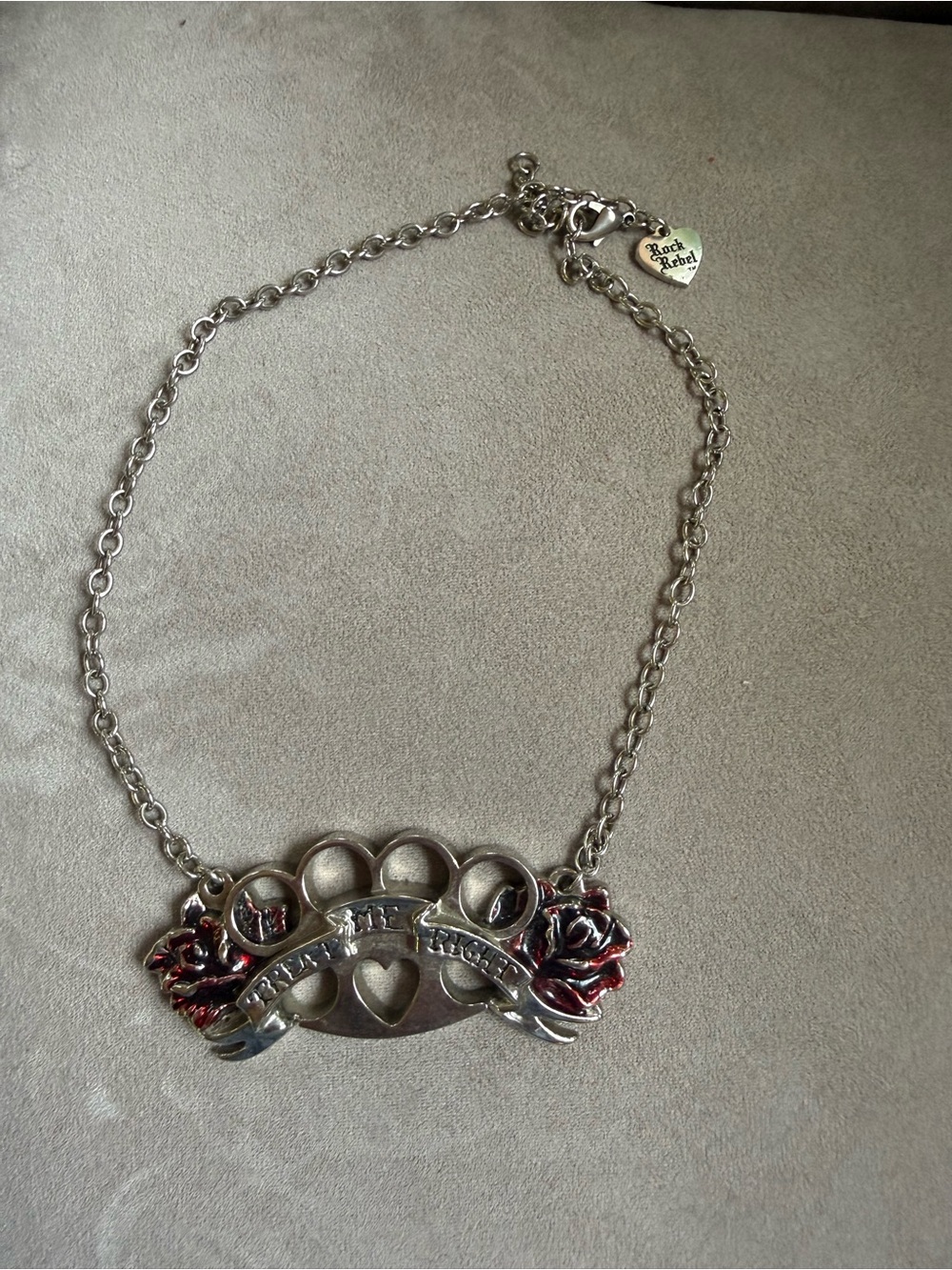 Vintage Y2K Rock Rebel Silver-Tone Knuckle Necklace with Red Rose Accents
